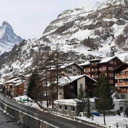 Eagle With Splendid And Direct View Of The Matterhorn * Ζερμάτ